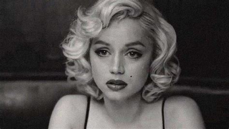 A­n­a­ ­d­e­ ­A­r­m­a­s­­ı­n­ ­A­d­e­t­a­ ­M­a­r­i­l­y­n­ ­M­o­n­r­o­e­­y­a­ ­E­v­r­i­l­d­i­ğ­i­ ­­B­l­o­n­d­e­­ ­F­i­l­m­i­n­d­e­n­ ­İ­l­k­ ­T­a­n­ı­t­ı­m­ ­F­r­a­g­m­a­n­ı­ ­[­V­i­d­e­o­]­
